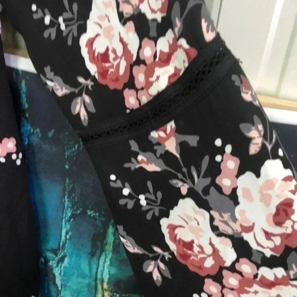 Isabel maternity dress/top XS‎ black with floral print - Picture 3 of 9